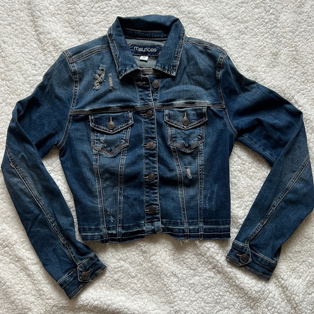 🦋3/$20 Maurices Denim Distressed Mid-Cropped Stretchy Jean Jacket Size Medium